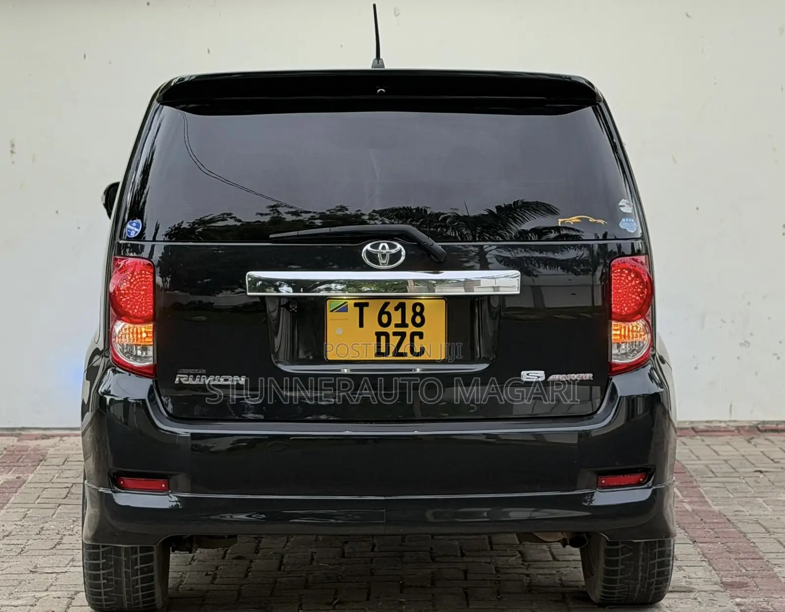 Toyota Corolla Rumion 2008 Black