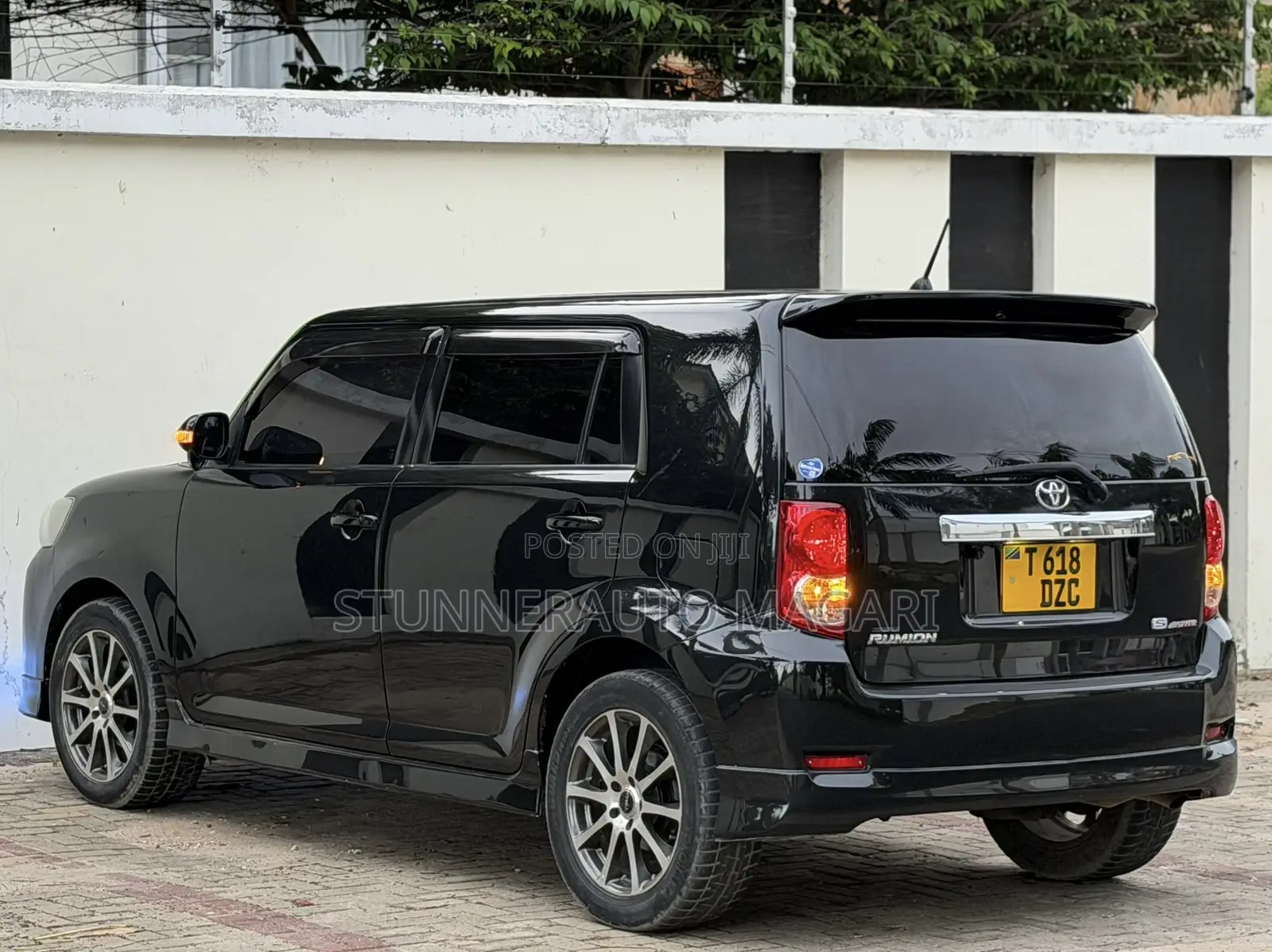 Toyota Corolla Rumion 2008 Black