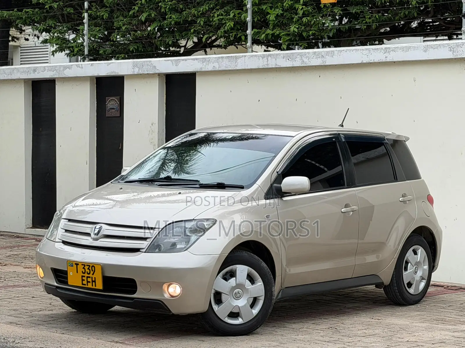 Toyota IST 2005 Gold