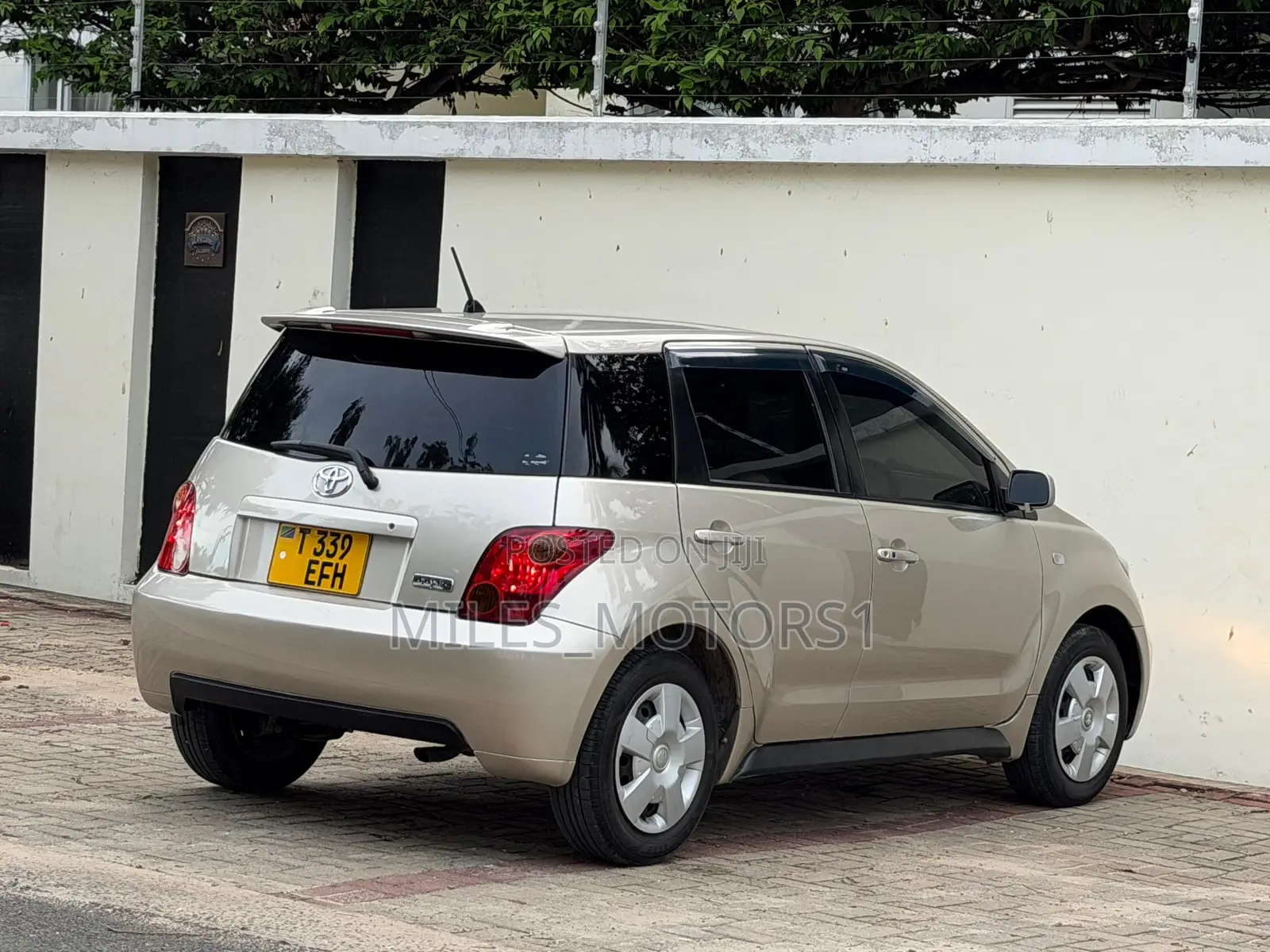 Toyota IST 2005 Gold