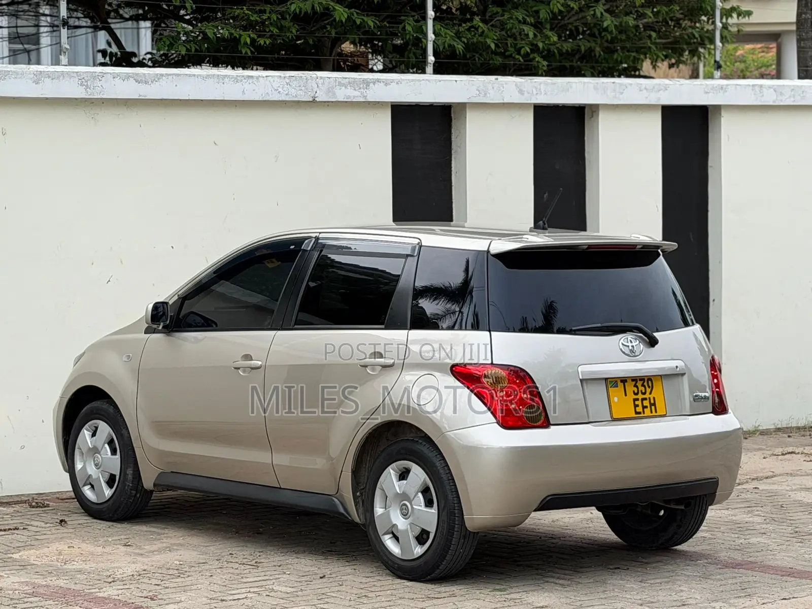 Toyota IST 2005 Gold