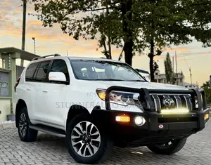 Toyota Land Cruiser Prado 2023 White