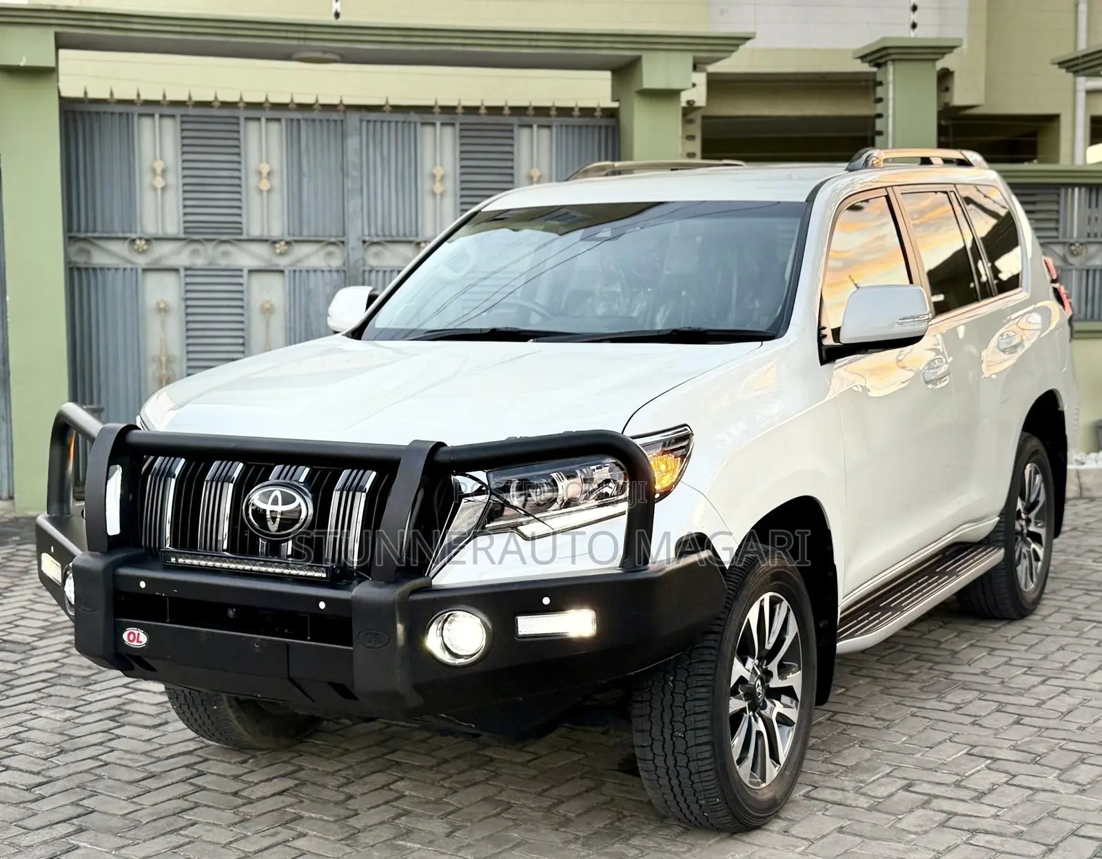 Toyota Land Cruiser Prado 2023 White