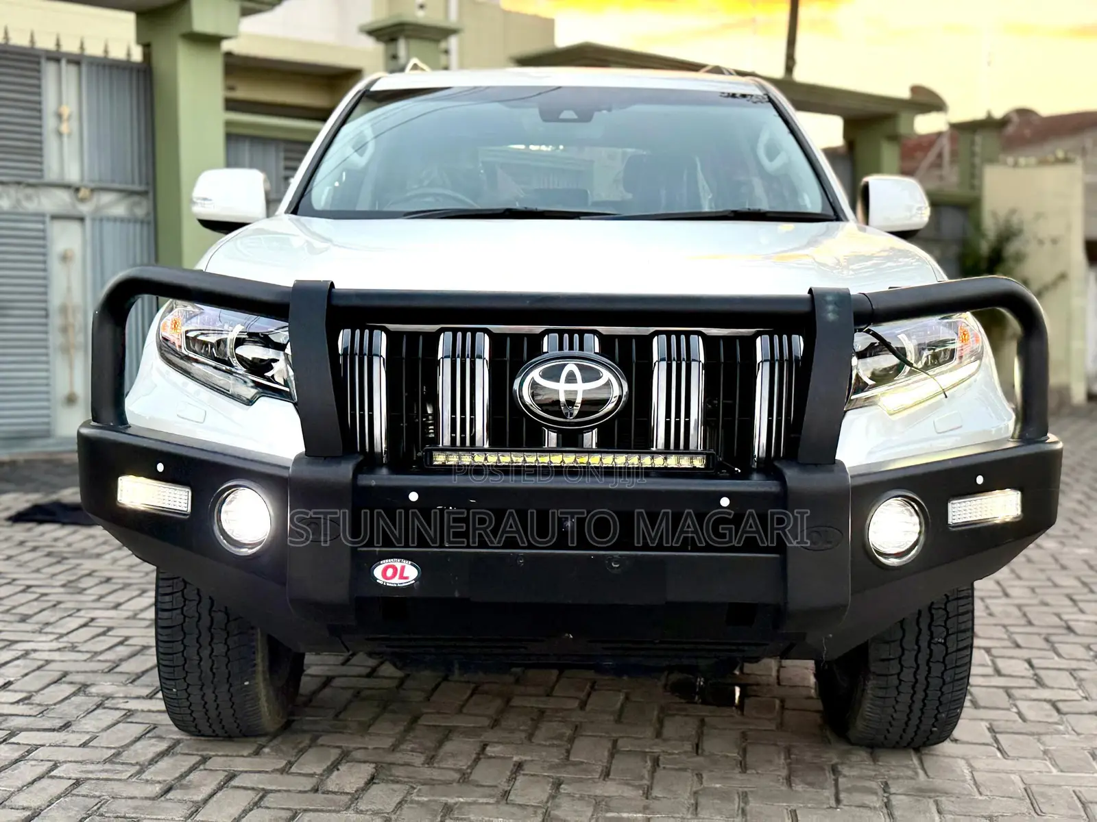 Toyota Land Cruiser Prado 2023 White