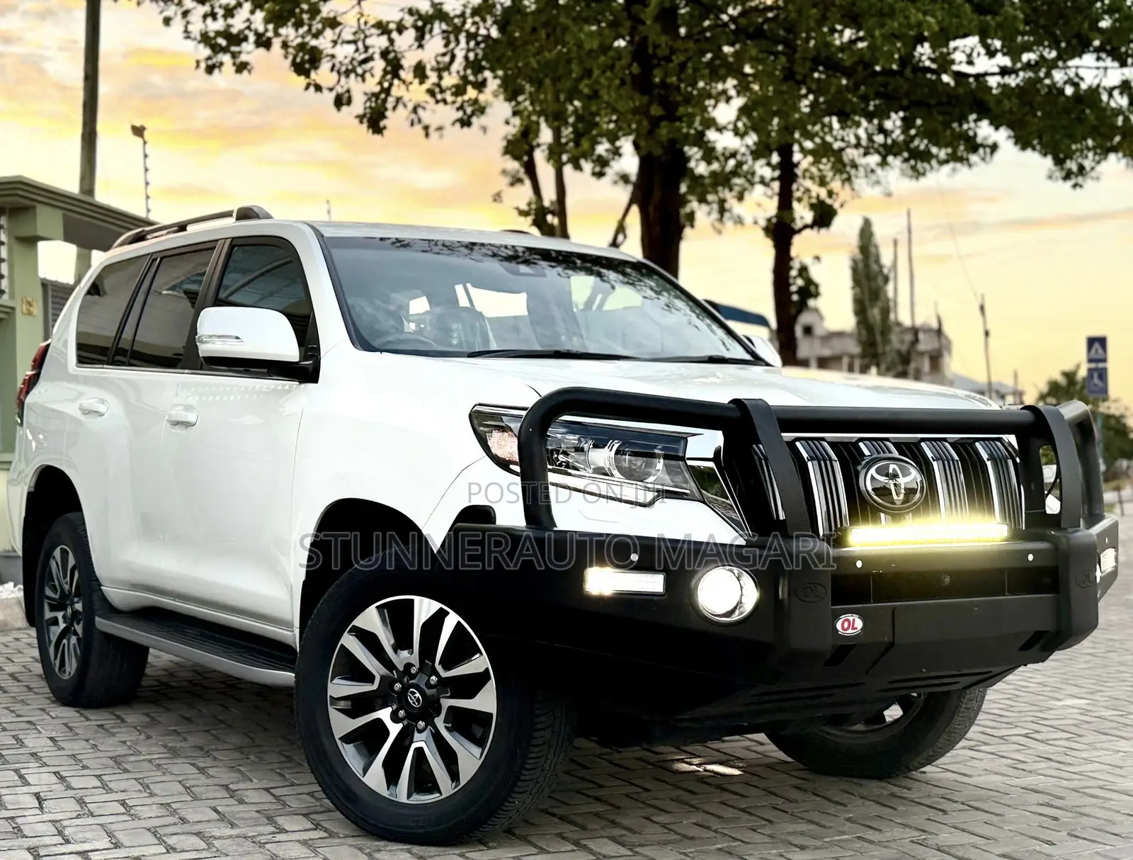 Toyota Land Cruiser Prado 2023 White