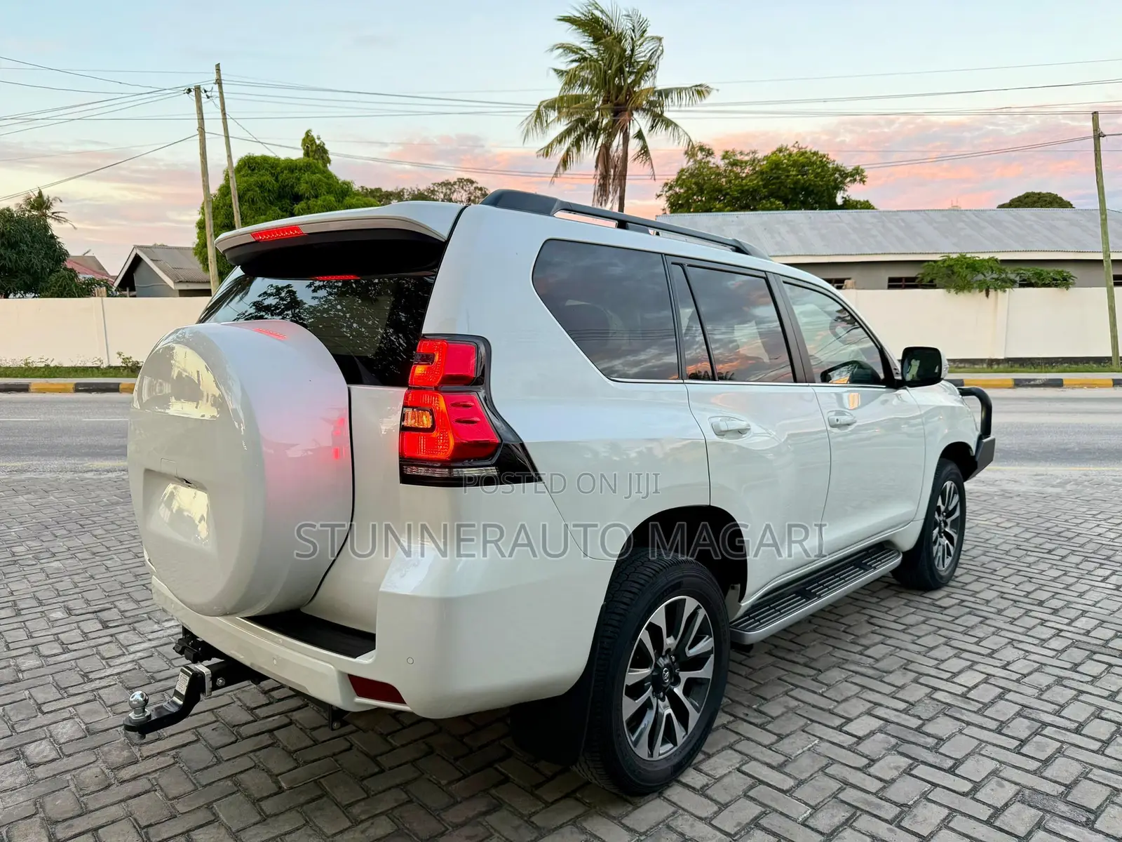 Toyota Land Cruiser Prado 2023 White