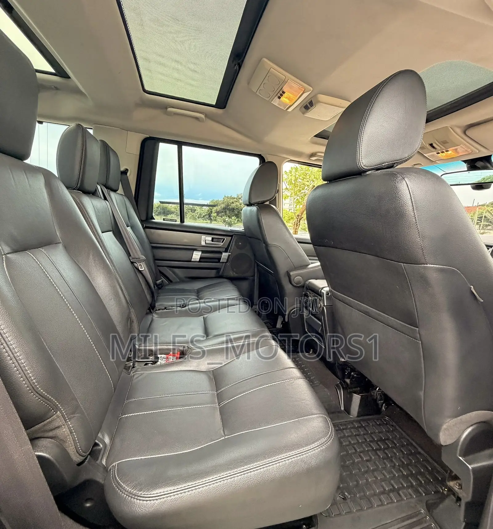 Land Rover Discovery 2014 White