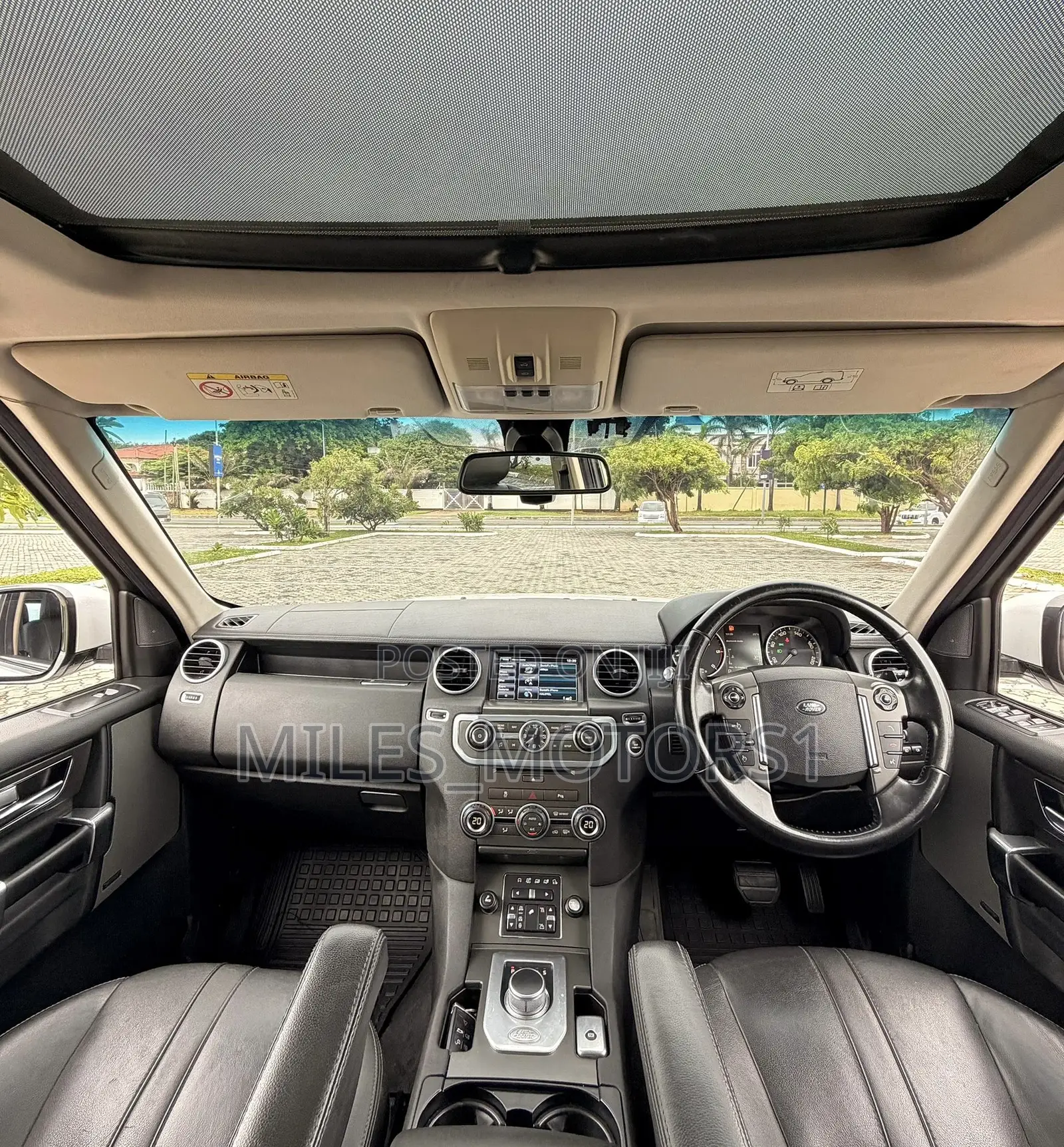 Land Rover Discovery 2014 White