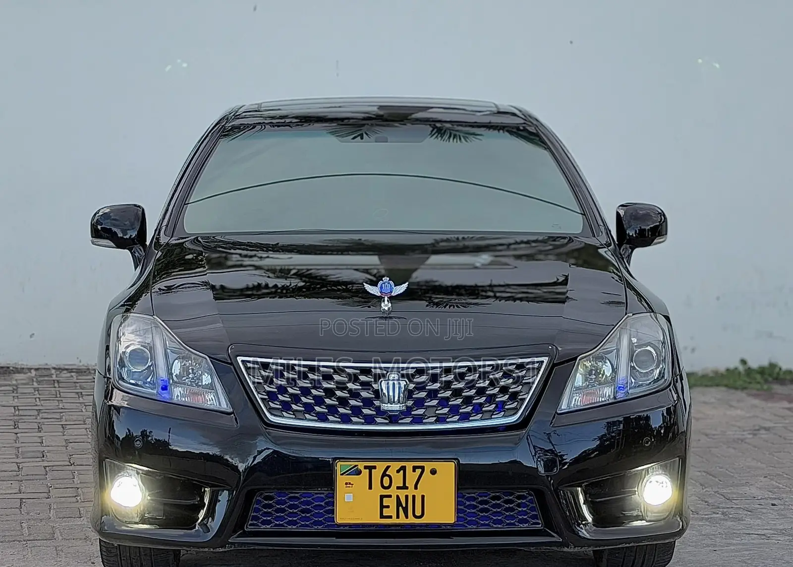 Toyota Crown 2012 Black