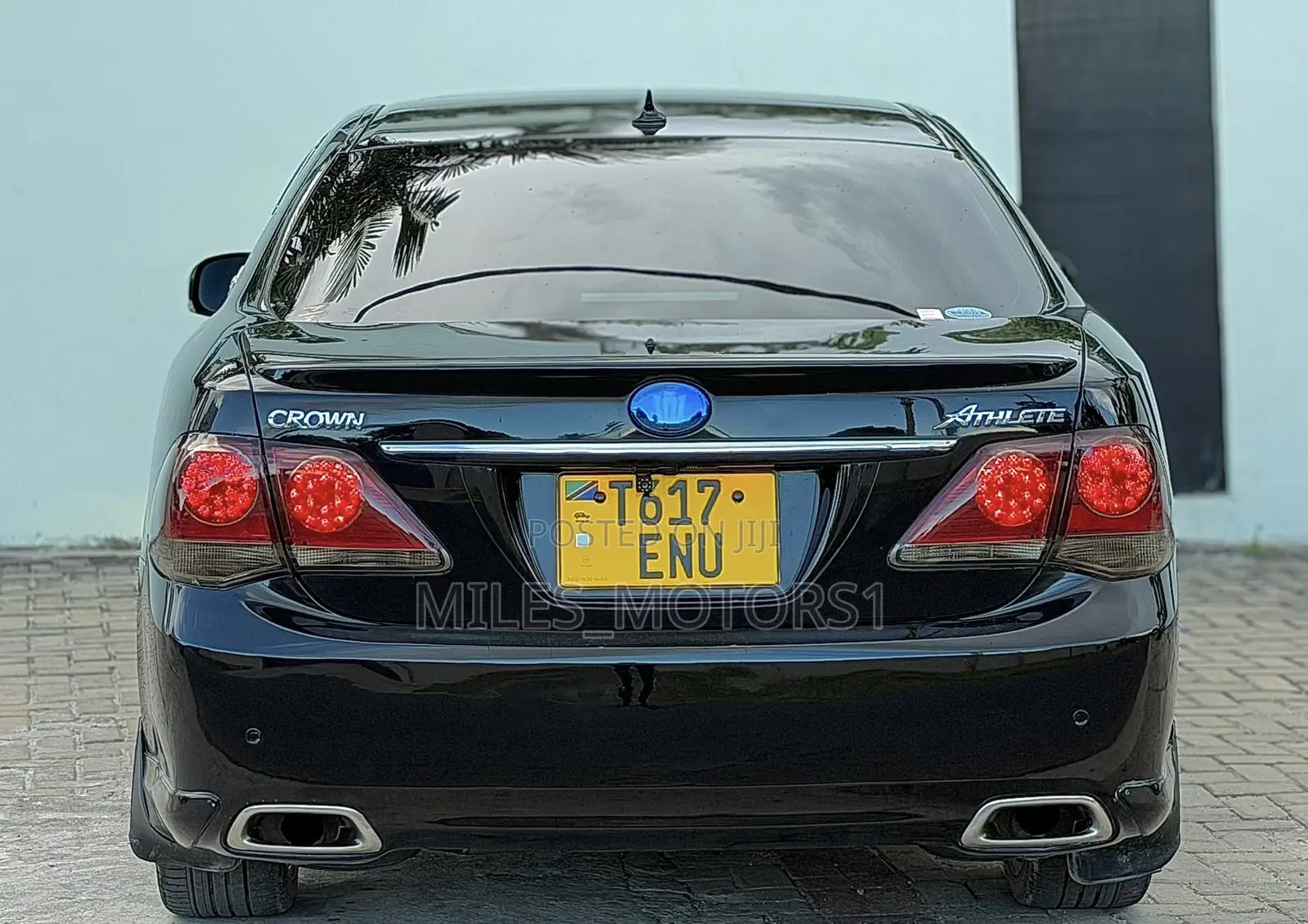 Toyota Crown 2012 Black