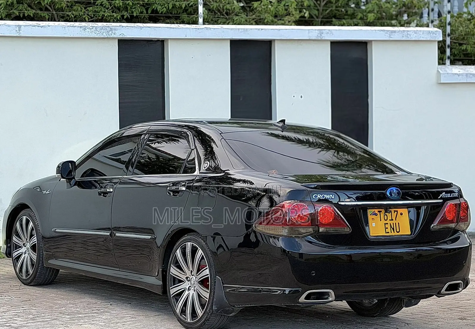 Toyota Crown 2012 Black