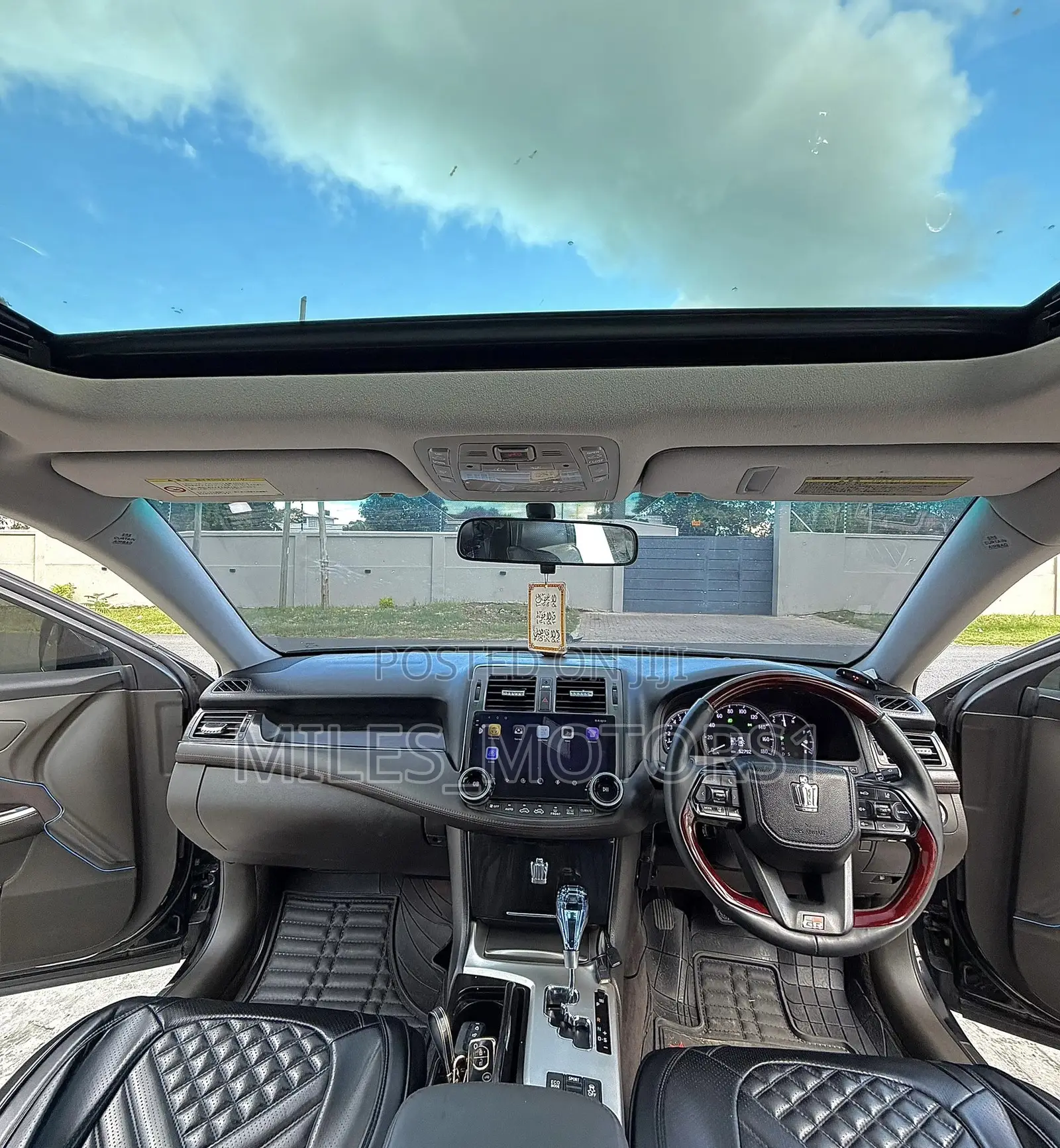 Toyota Crown 2012 Black