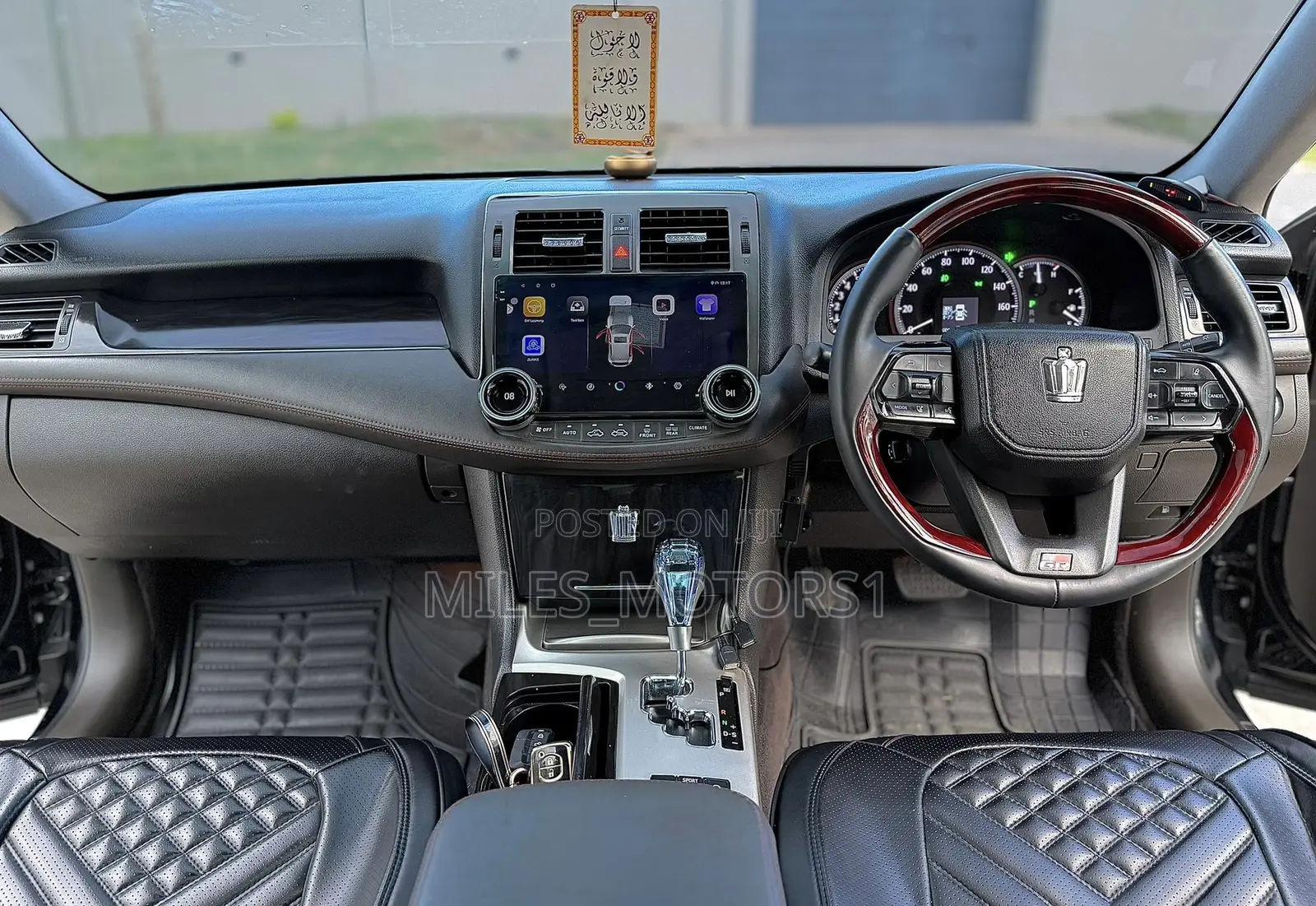 Toyota Crown 2012 Black