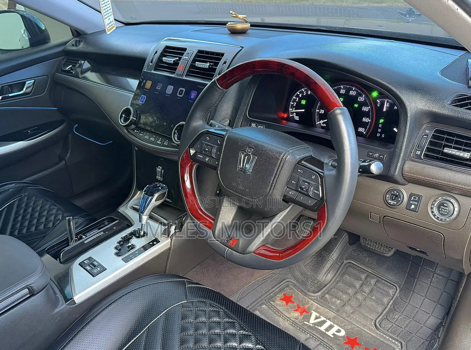 Toyota Crown 2012 Black