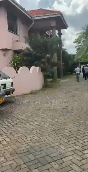 6bdrm Block of Flats in Mchakama Real Estate, Mikocheni for sale
