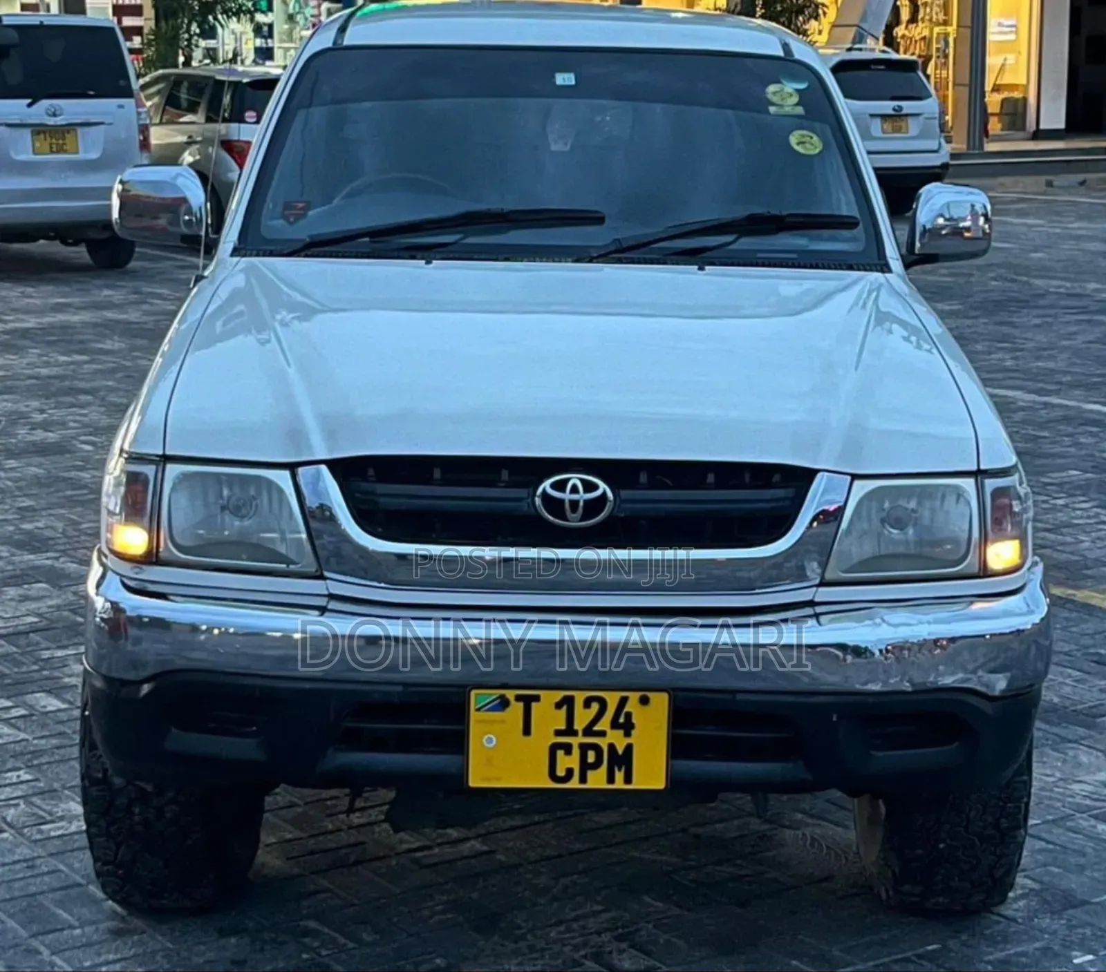 Toyota Hilux 2006 White