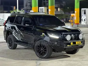 Toyota Land Cruiser Prado 2023 Black