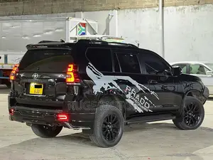 Toyota Land Cruiser Prado 2023 Black