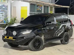 Toyota Land Cruiser Prado 2023 Black