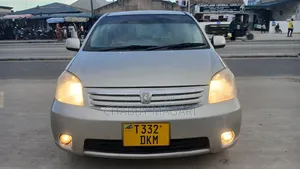 Toyota Raum 1.5 FWD 2004 Gold