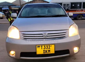 Toyota Raum 1.5 FWD 2004 Gold