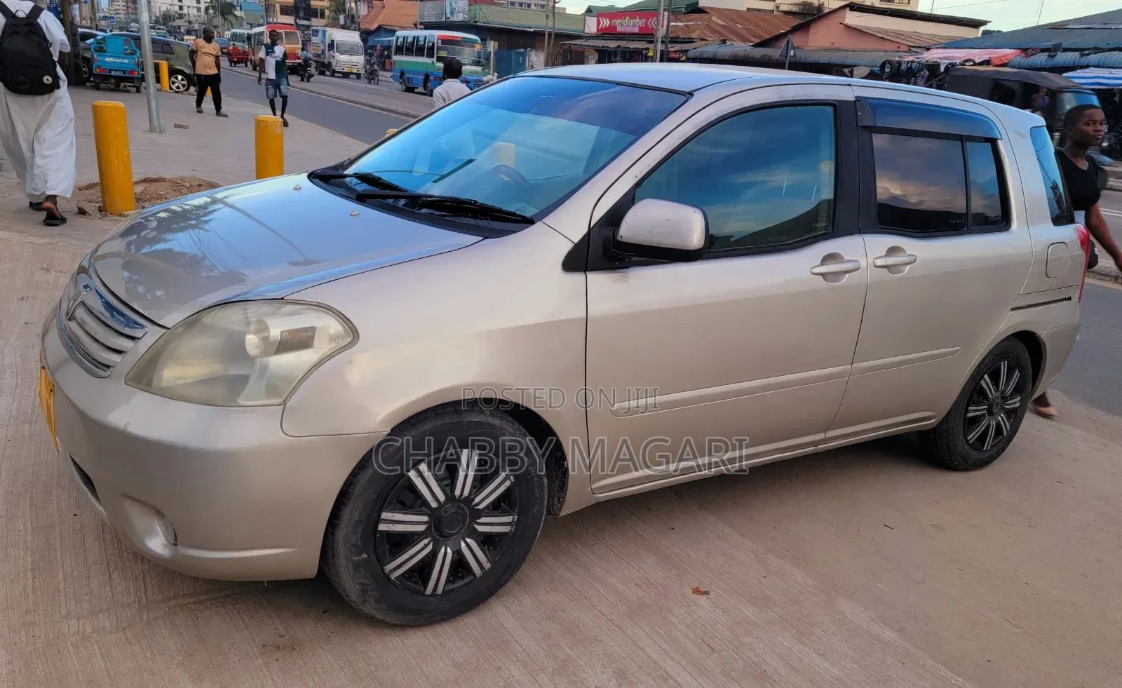 Toyota Raum 1.5 FWD 2004 Gold