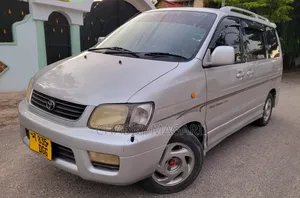 Toyota Noah 2.0 FWD (8 Seater) 2002 Silver
