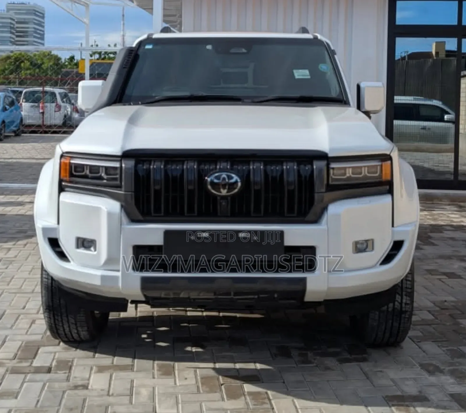 Toyota Land Cruiser Prado 2.8 2024 White