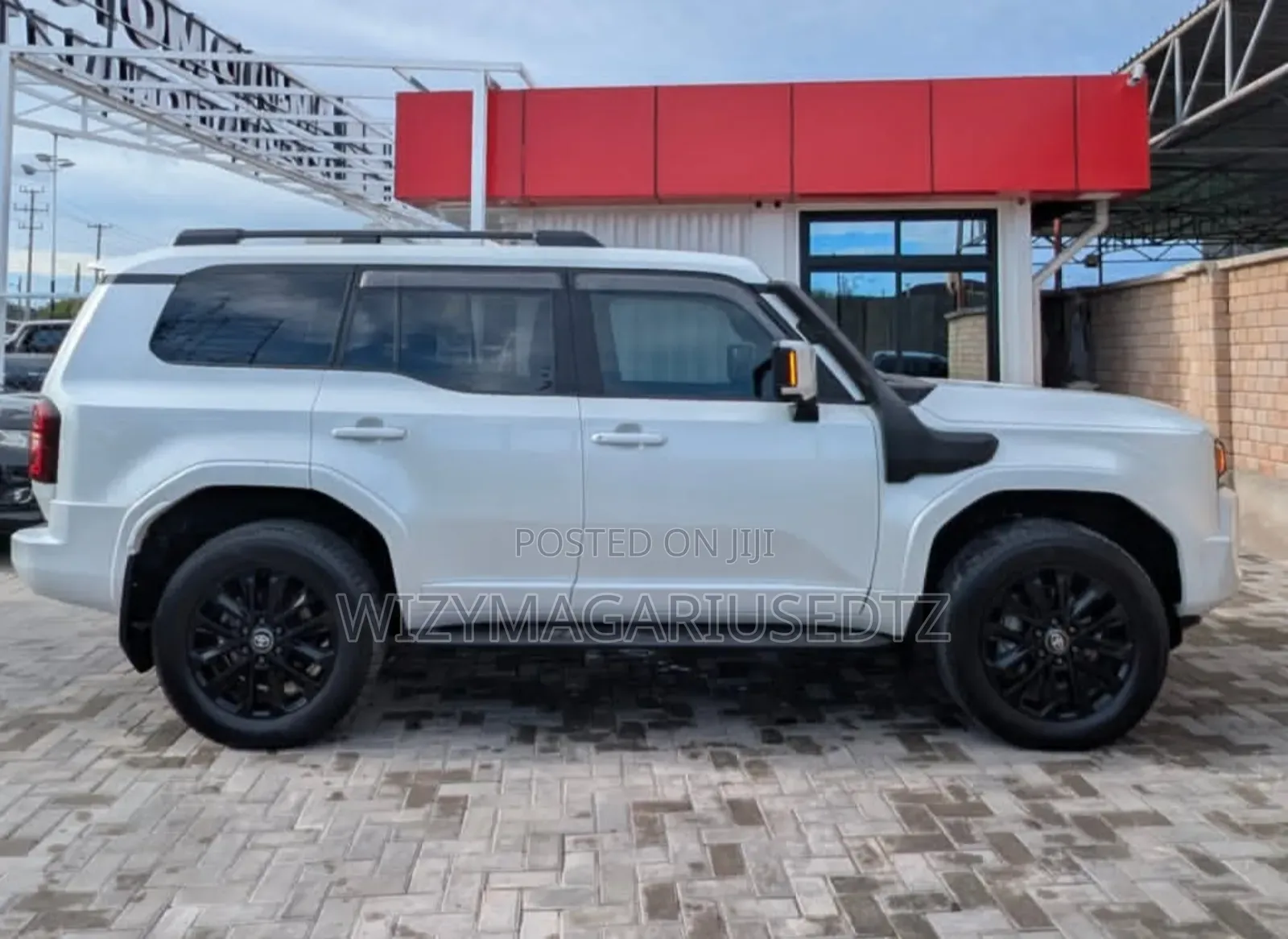 Toyota Land Cruiser Prado 2.8 2024 White