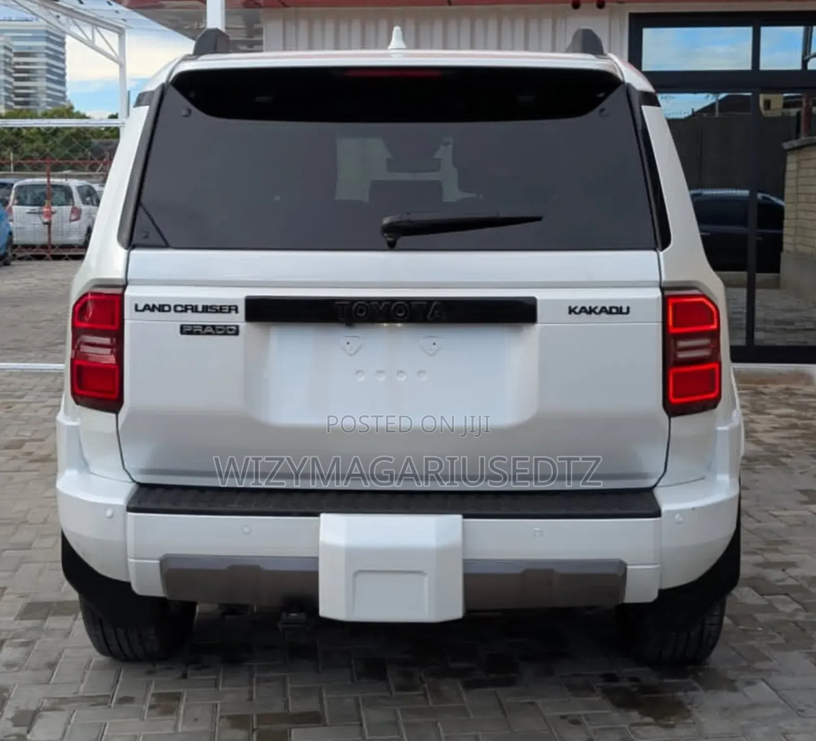 Toyota Land Cruiser Prado 2.8 2024 White