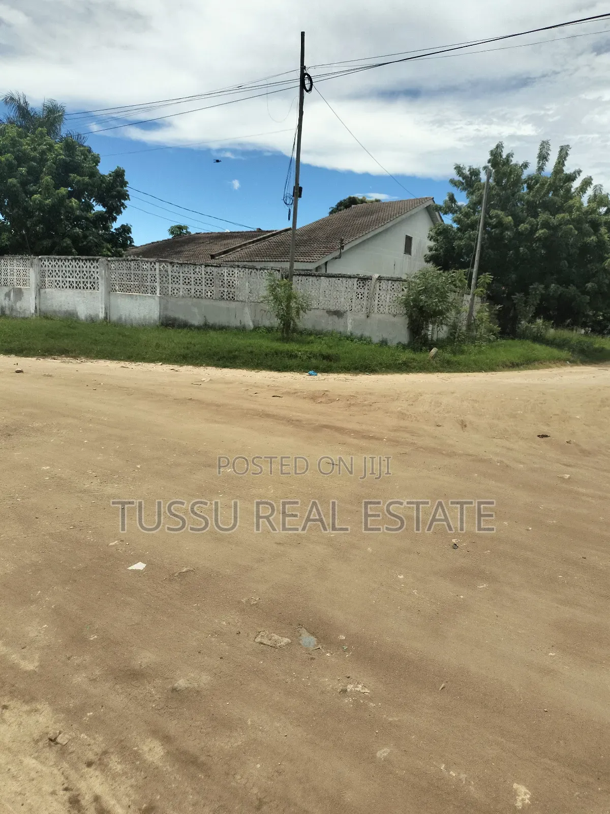 5bdrm House in Mbezibeach Makonde for sale