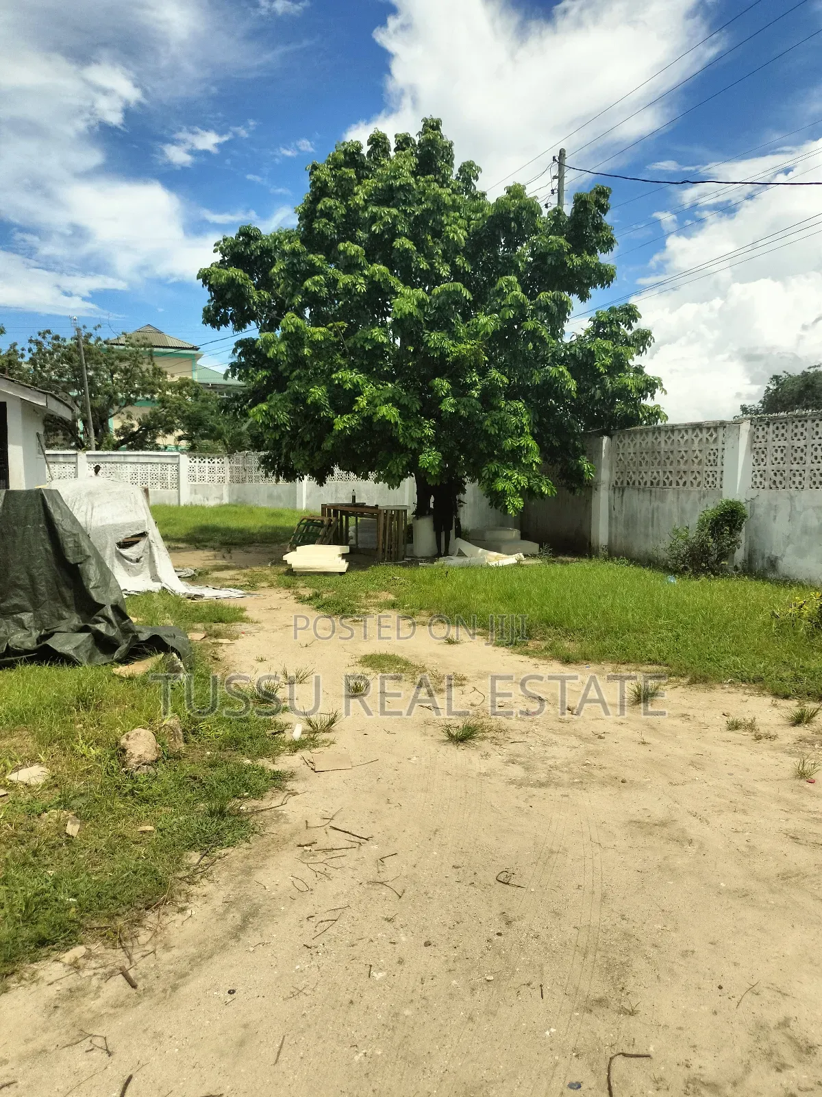 5bdrm House in Mbezibeach Makonde for sale