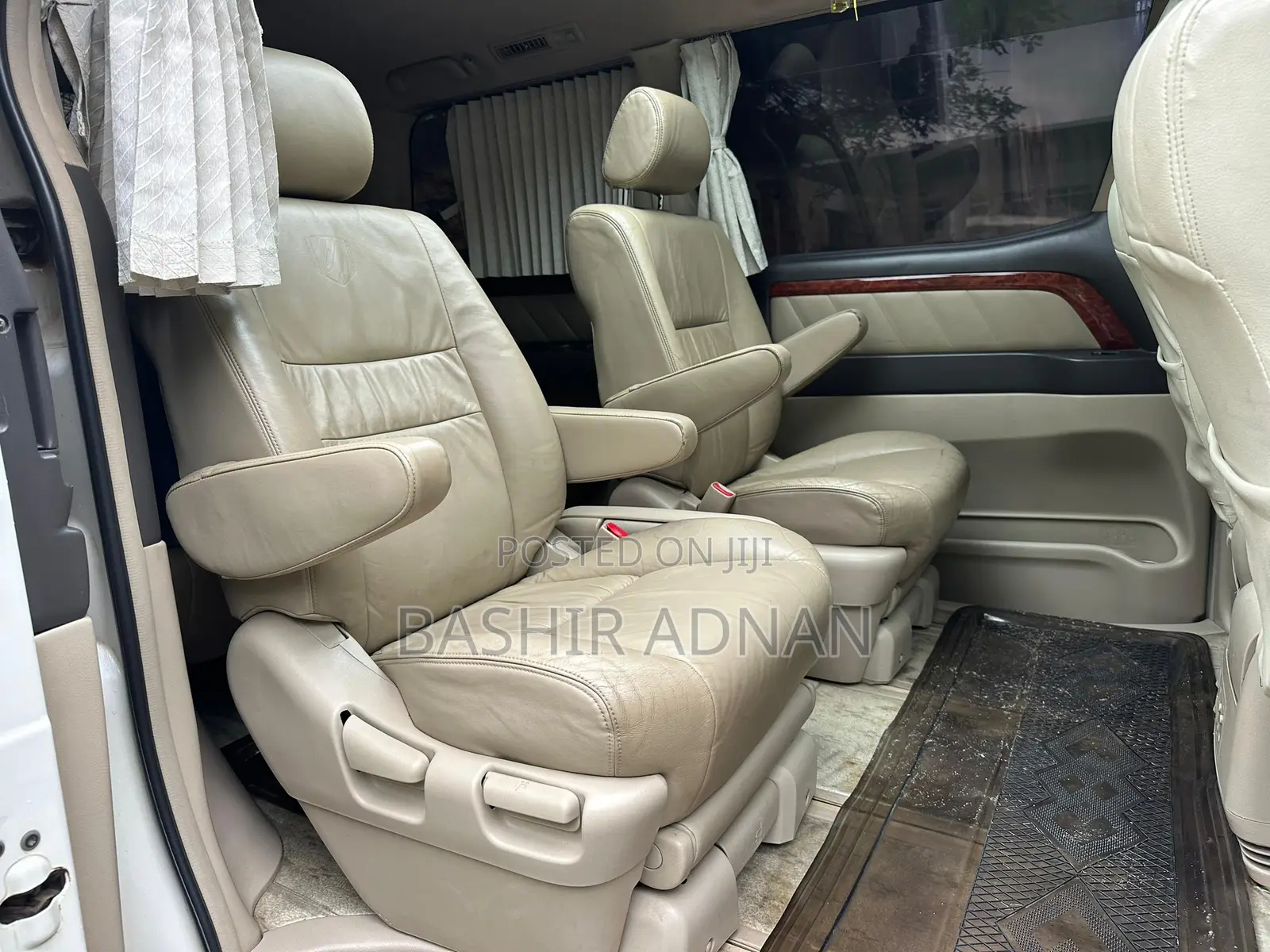 Toyota Alphard 3.0 Petrol FWD 2007 Silver