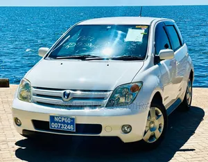 Toyota IST 2003 White