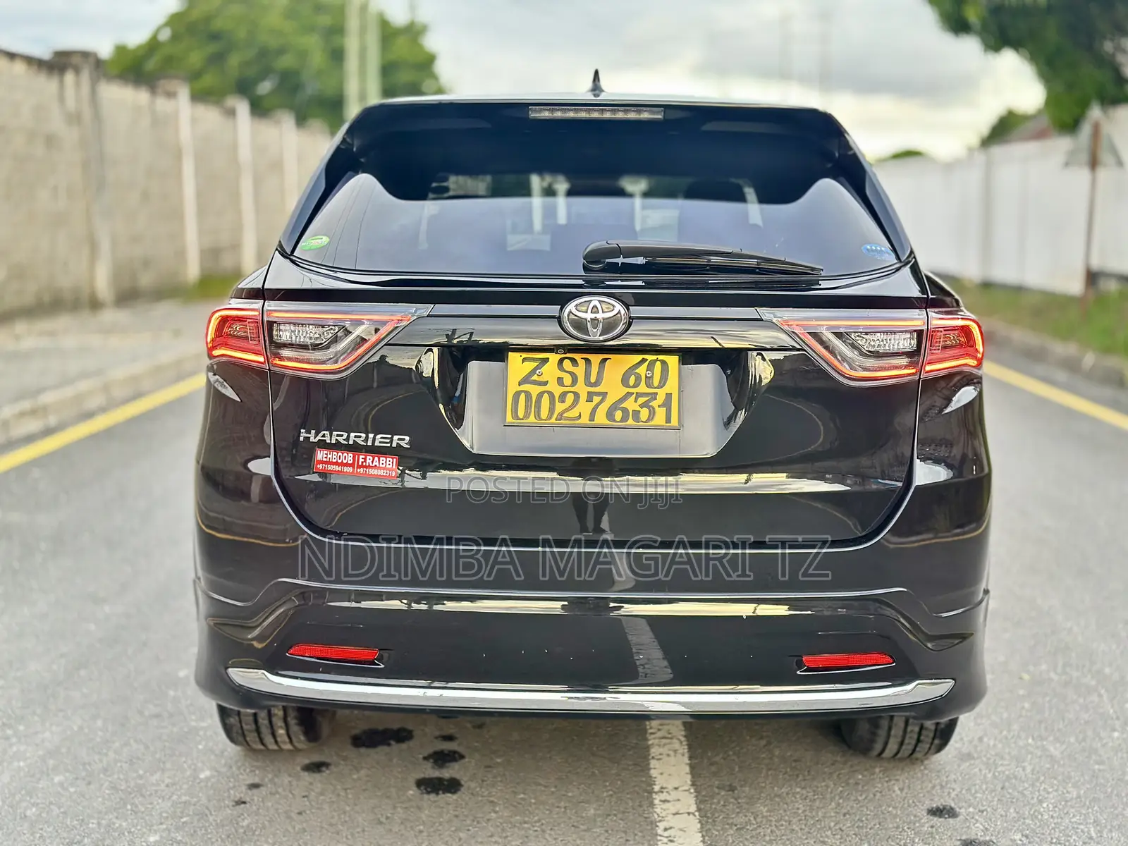 Toyota Harrier 2.0 2016 Black