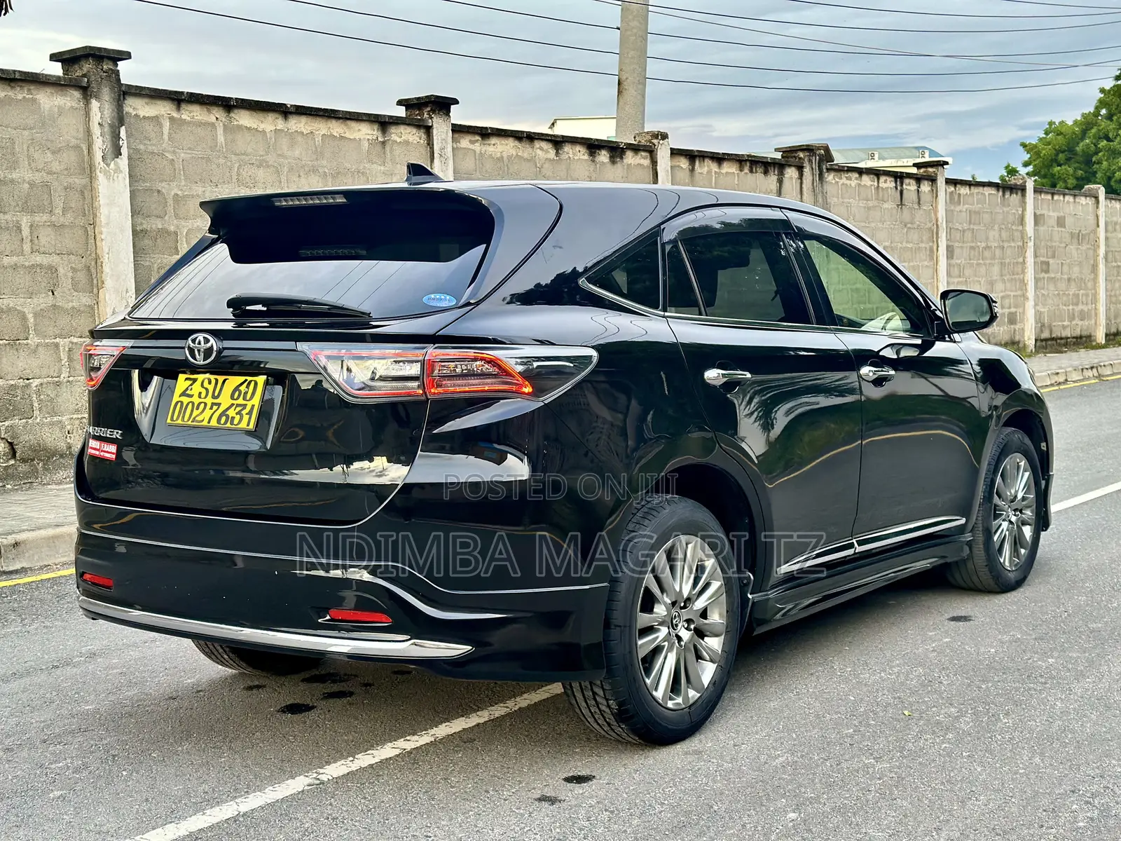 Toyota Harrier 2.0 2016 Black