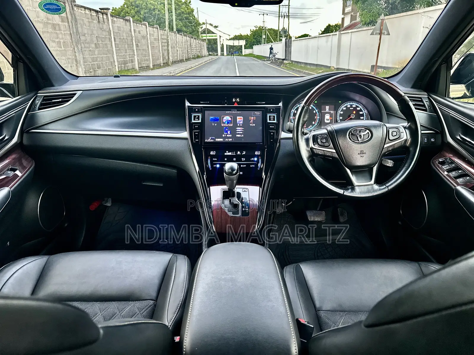 Toyota Harrier 2.0 2016 Black