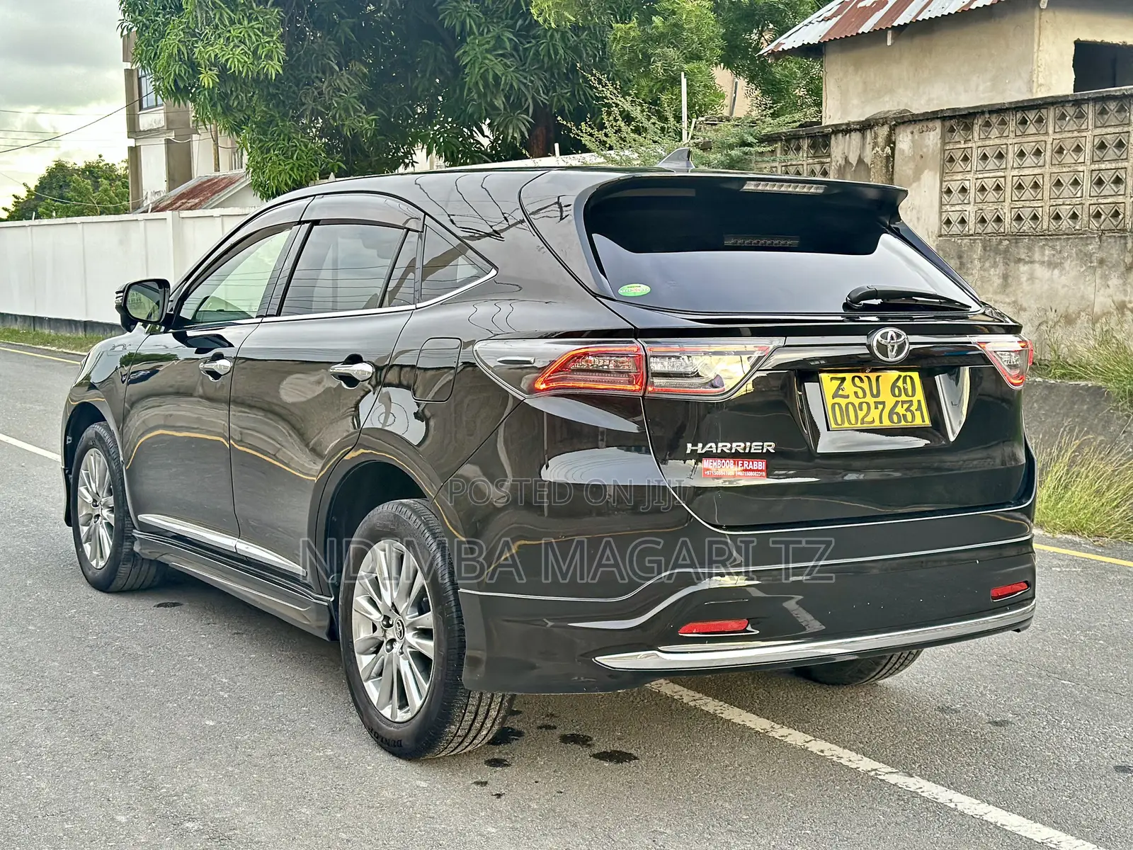 Toyota Harrier 2.0 2016 Black