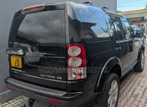 Land Rover Discovery 2013 Matt Black