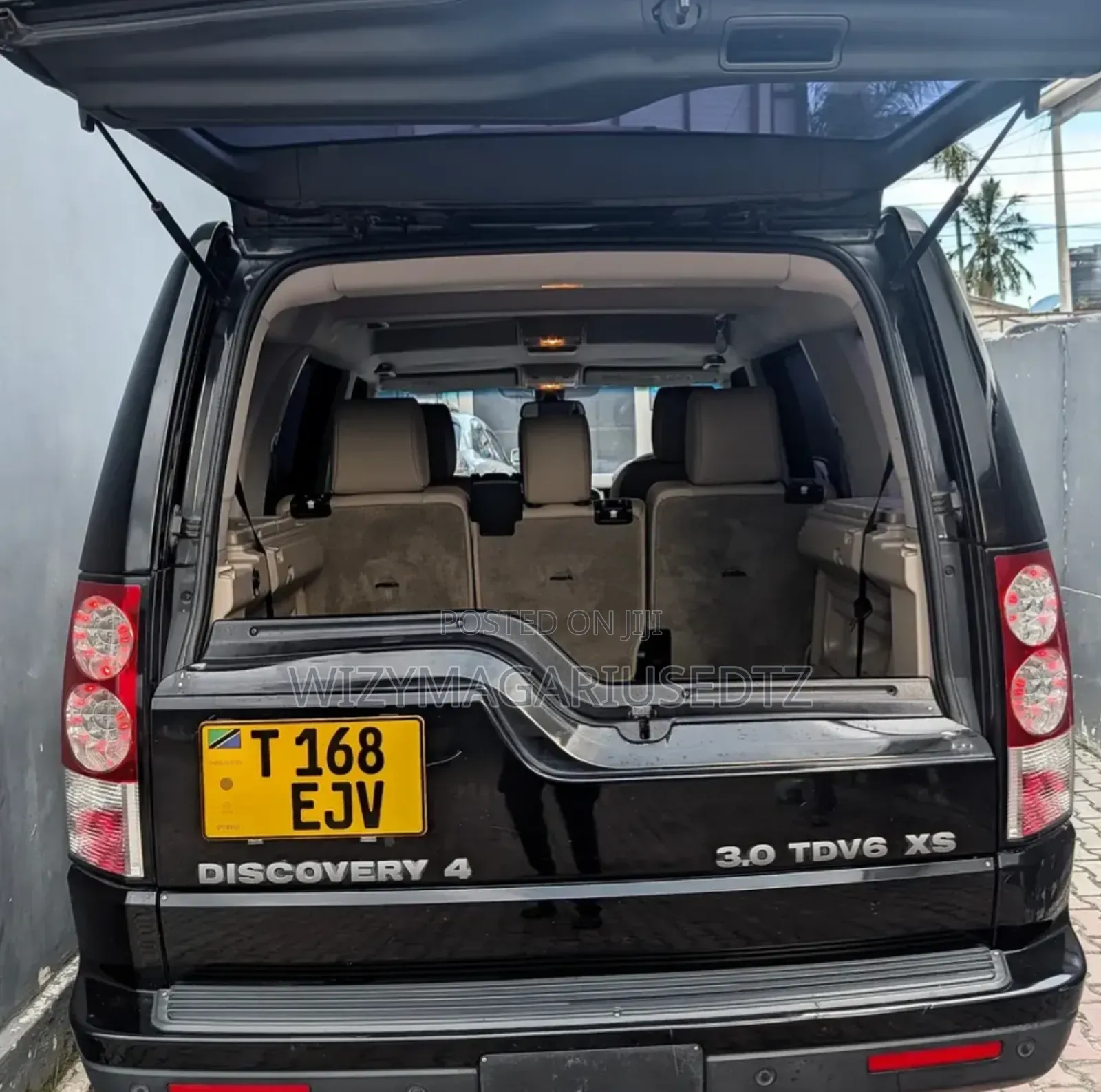 Land Rover Discovery 2013 Matt Black