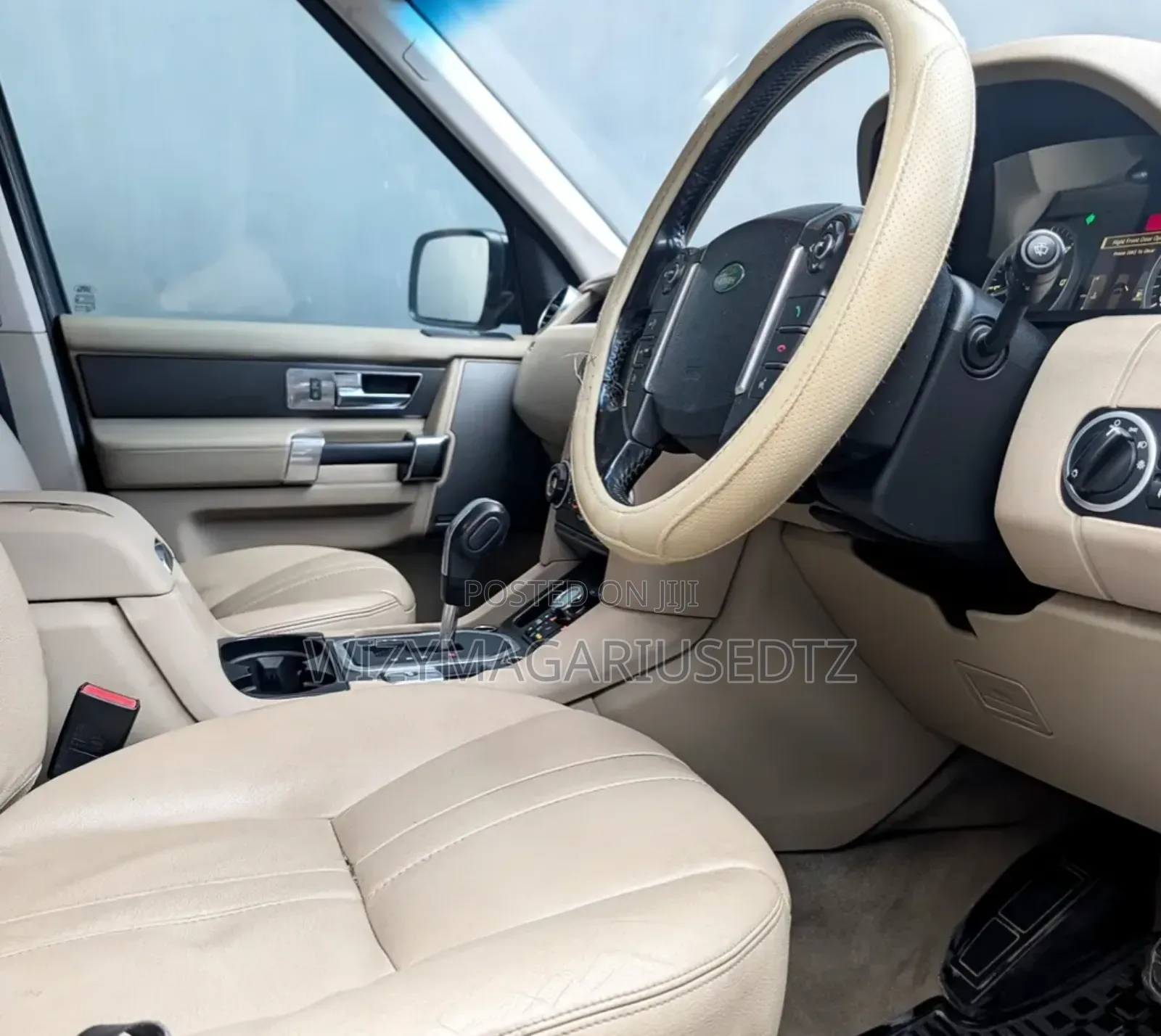 Land Rover Discovery 2013 Matt Black