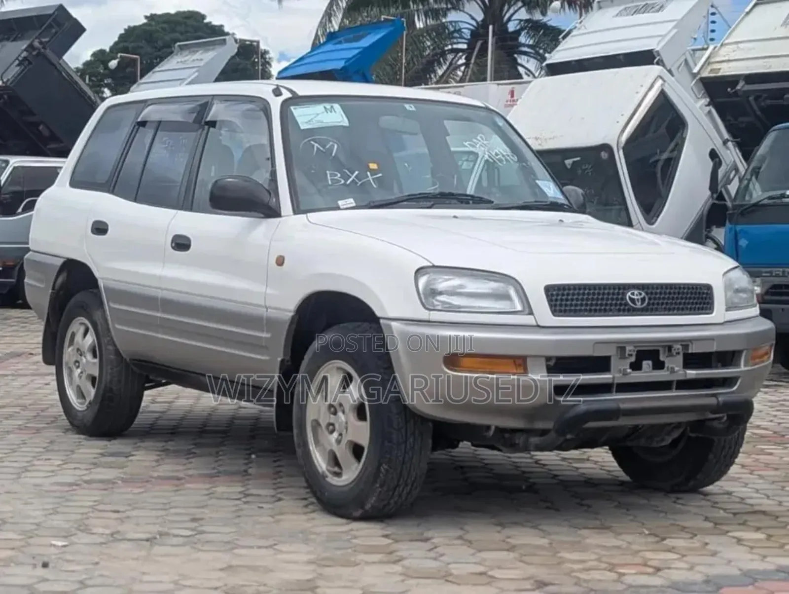Toyota RAV4 1996 White