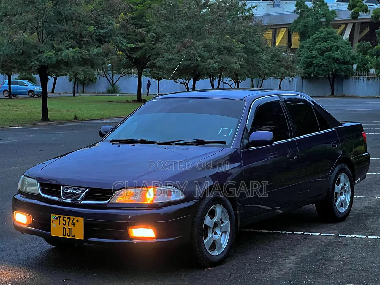 Toyota Carina 1.5 FWD Sedan 2000 Purple