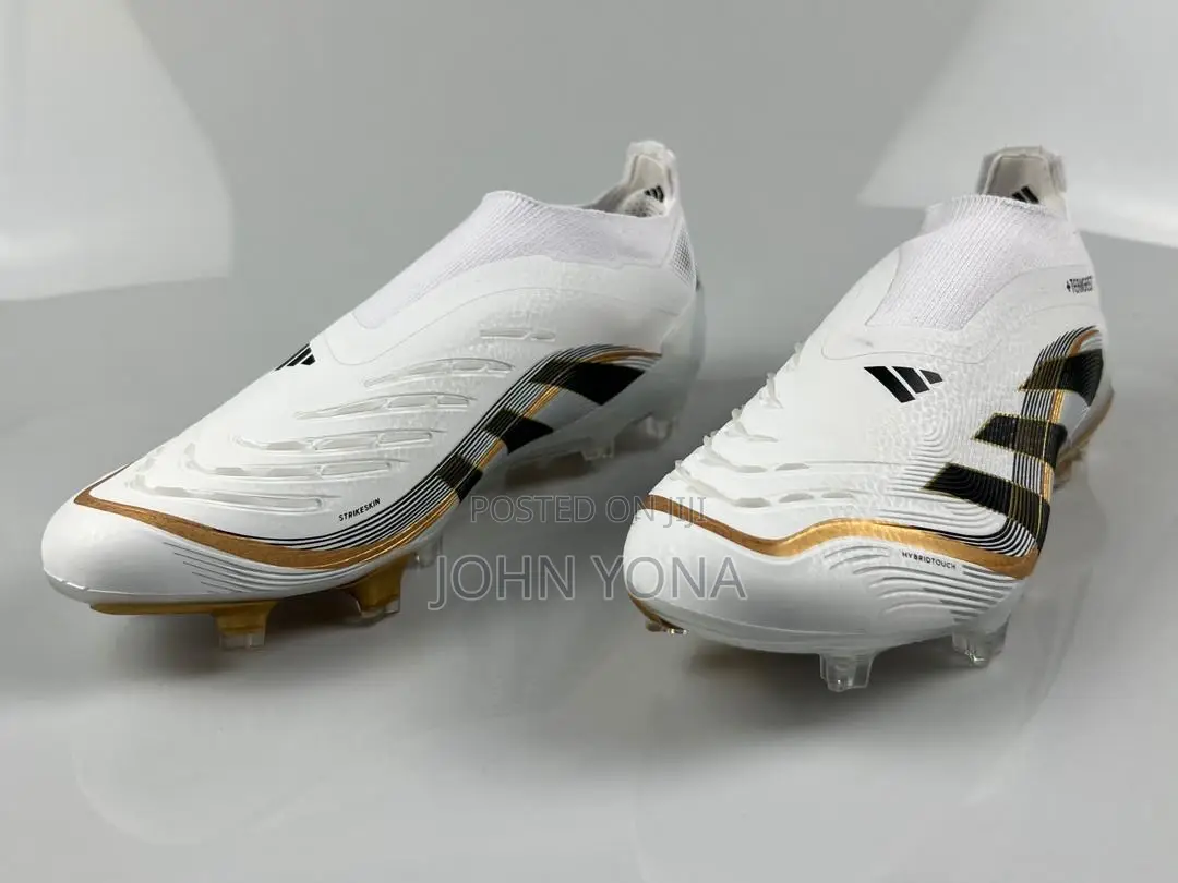 Adidas Predator Elite Laceless Fg Football Boots in a White