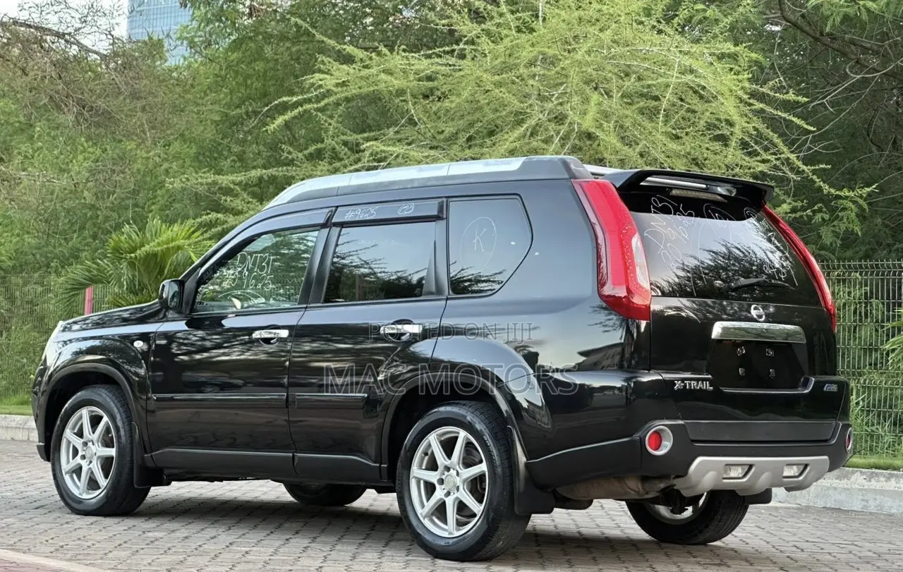 Nissan X-Trail 2.0 Diesel 2011 Black