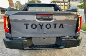 New Toyota Hilux 2025 Purple