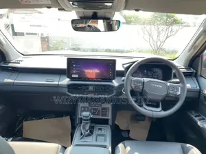 New Toyota Hilux 2025 Purple