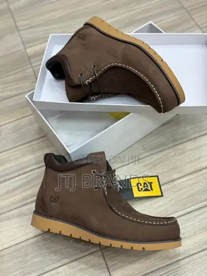 Za Ukweli Cat Boots