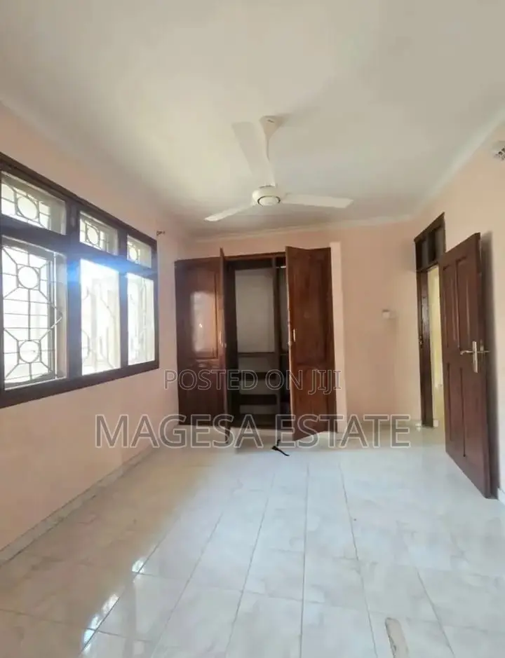 7bdrm House in Mikocheni for rent