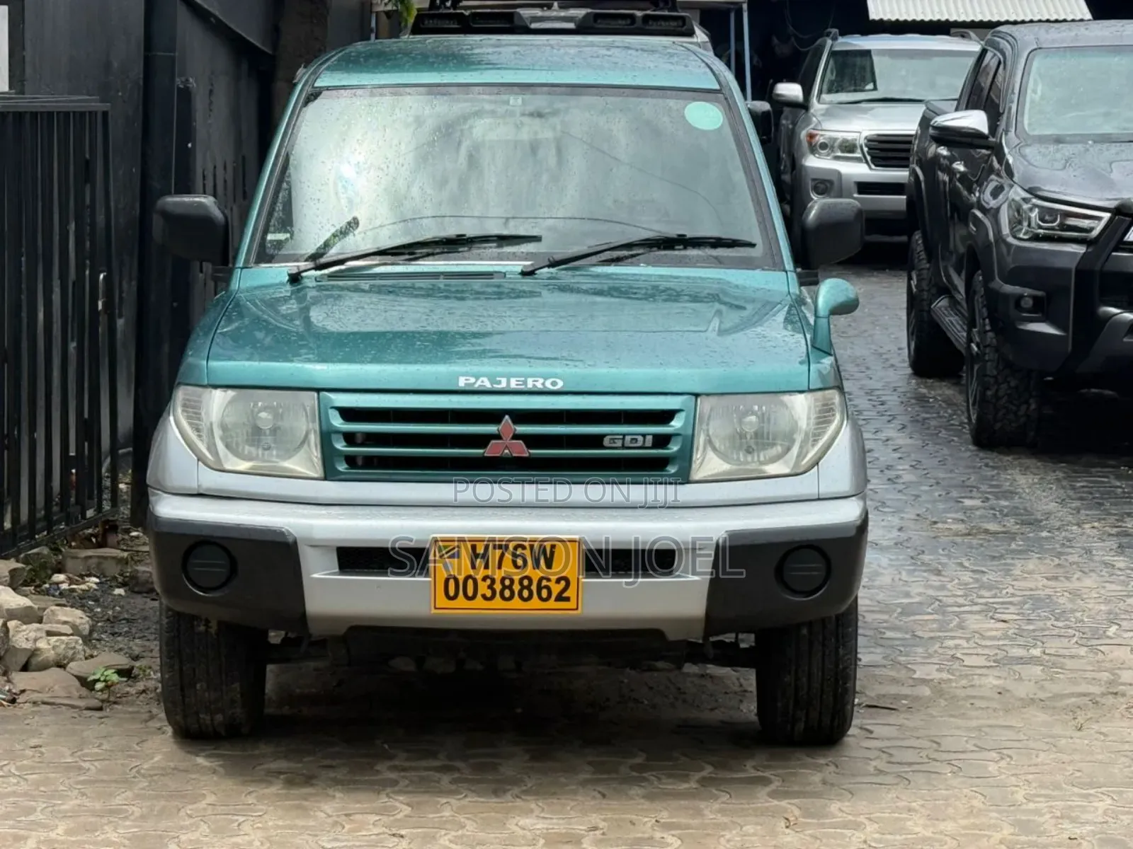 Mitsubishi Pajero 2000 Blue